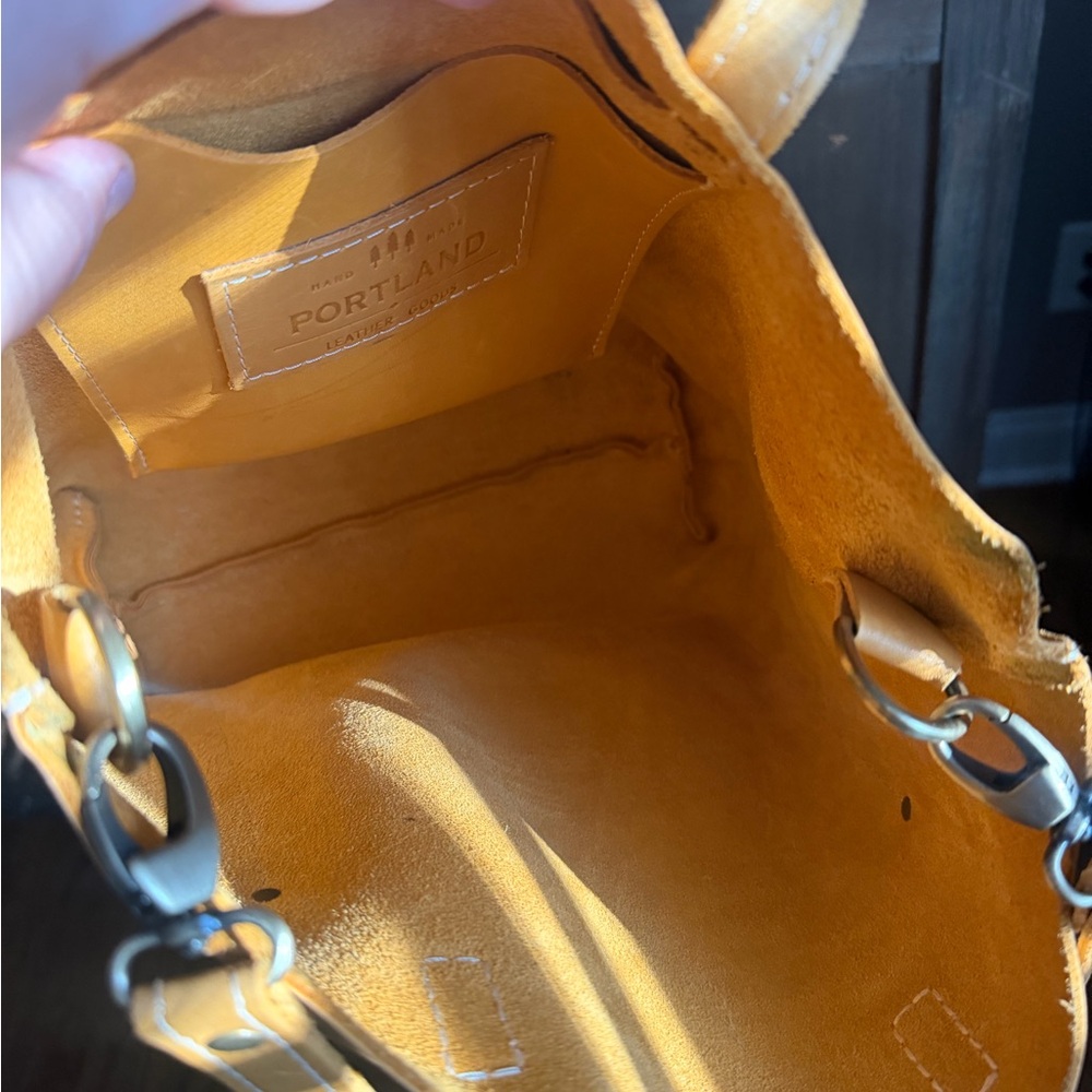 Portland Leather Goods Yellow/Sunflower 🌻 Leather Crossbody Tote - Picture 12 of 16